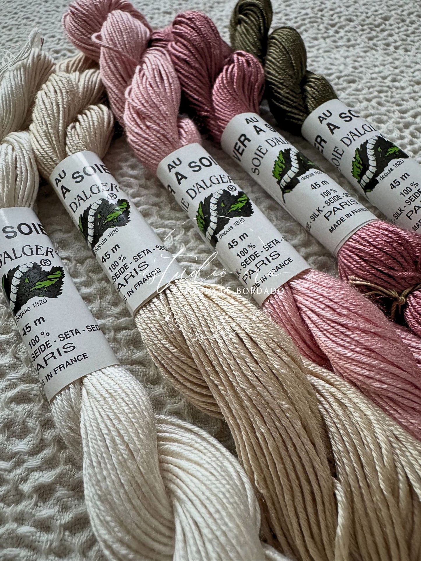 Hilo Soie d'Alger, madeja 45 m, selección "Bordado Floral Vintage"