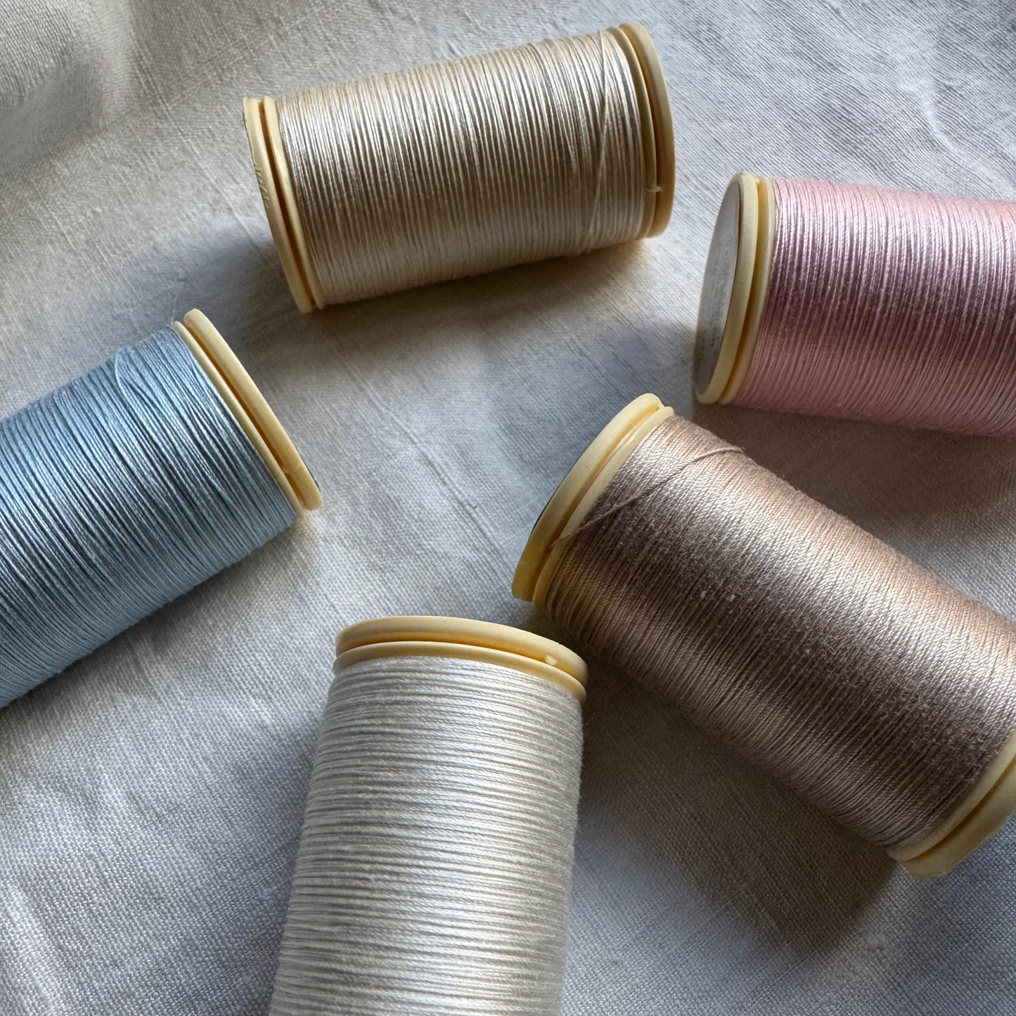 Selección Efímera de Hilos "Pastel - Algodón Egipcio Au Chinois Maison Sajou" - Exclusivo para Estudio Era