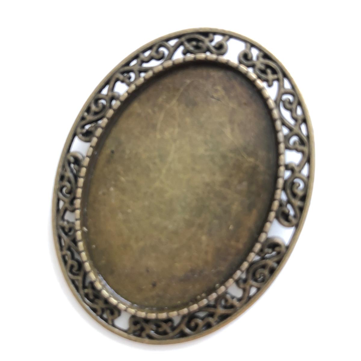 Broche Medallón Ovalado Zinc 4.5 x 3.5 cm