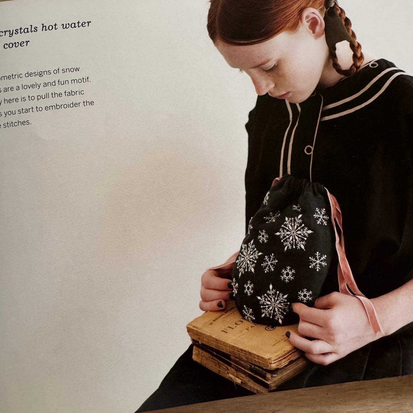 Libro "Zakka Embroidery: Simple One- and Two-Color Embroidery Motifs and Small Crafts" Yumiko Higuchi