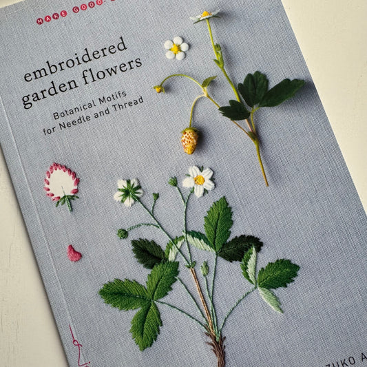 Libro "Embroidered Garden Flowers" Kazuko Aoki