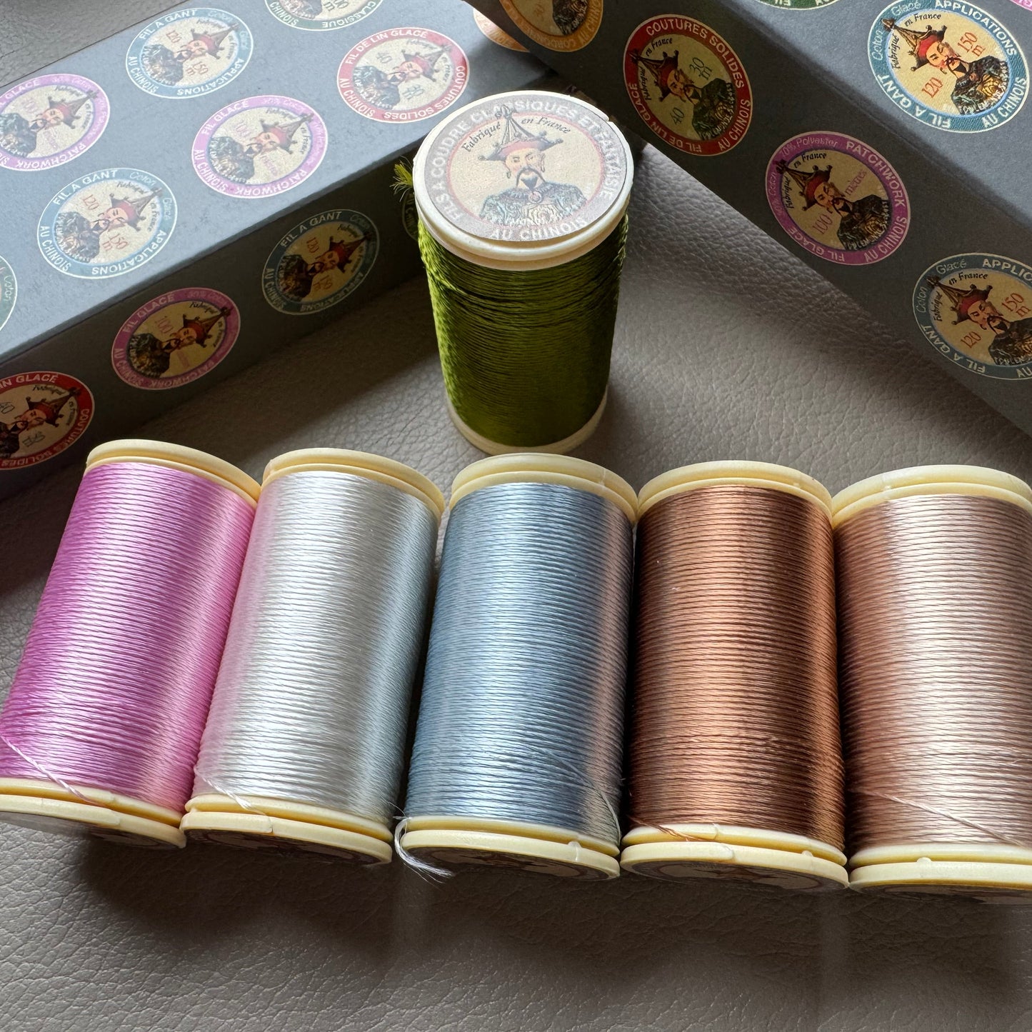 Selección Efímera de Hilos "Brillo botánico - Rayon Fino Au Chinois Maison Sajou" - Exclusivo para Estudio Era