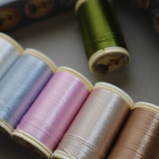 Selección Efímera de Hilos "Brillo botánico - Rayon Fino Au Chinois Maison Sajou" - Exclusivo para Estudio Era