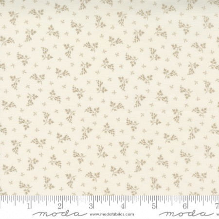 Tela Cranberries and Cream Ramitas de Moda Fabrics - Crema